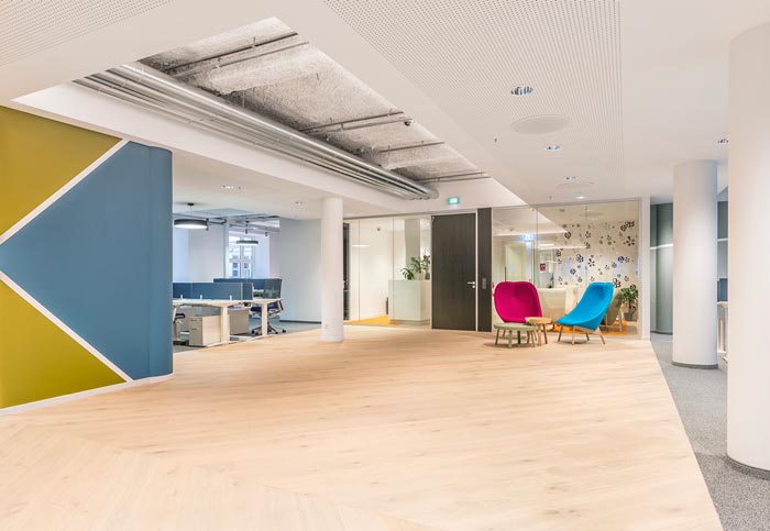 浦東軟件開發(fā)公司辦公室裝修設(shè)計(jì)效果圖-第1張圖片-上海古都建筑設(shè)計(jì)集團(tuán)