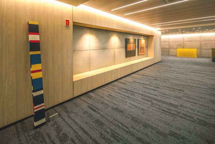 青浦貸款金融公司辦公室裝修設(shè)計-第2張圖片-上海古都建筑設(shè)計集團(tuán)