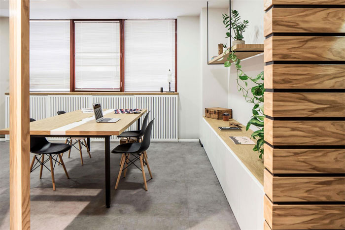 浦東時裝公司辦公室裝修設(shè)計案例-第2張圖片-上海古都建筑設(shè)計集團