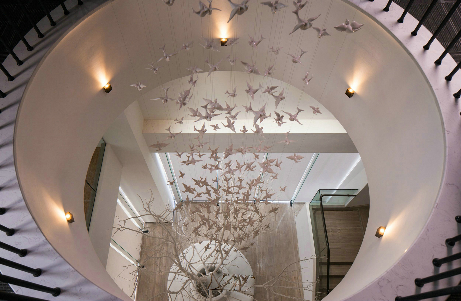 上?，F(xiàn)代時尚風格辦公室裝修設(shè)計-第12張圖片-上海古都建筑設(shè)計集團