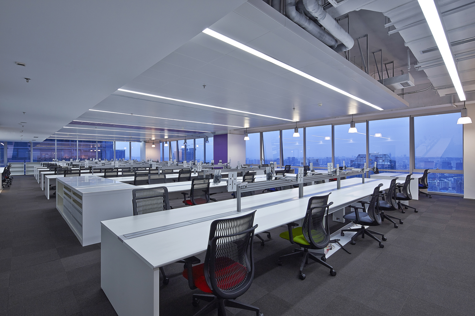 現(xiàn)代科技風(fēng)辦公室裝修設(shè)計效果圖-第13張圖片-上海古都建筑設(shè)計集團(tuán)