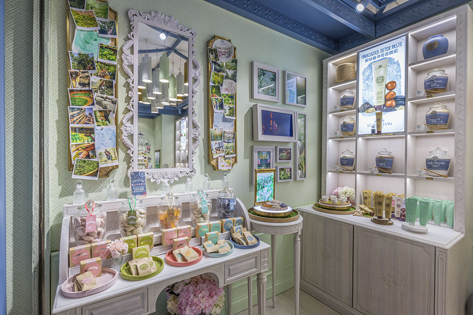 上?；瘖y品辦公室裝修設(shè)計-第3張圖片-上海古都建筑設(shè)計集團(tuán)