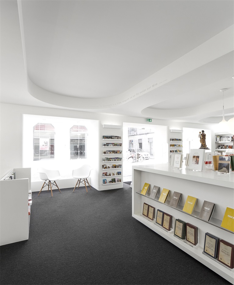 青浦區(qū)簡潔書店裝修設計-第3張圖片-上海古都建筑設計集團 青浦區(qū)簡潔書店裝修設計-第3張圖片-上海古都建筑設計集團