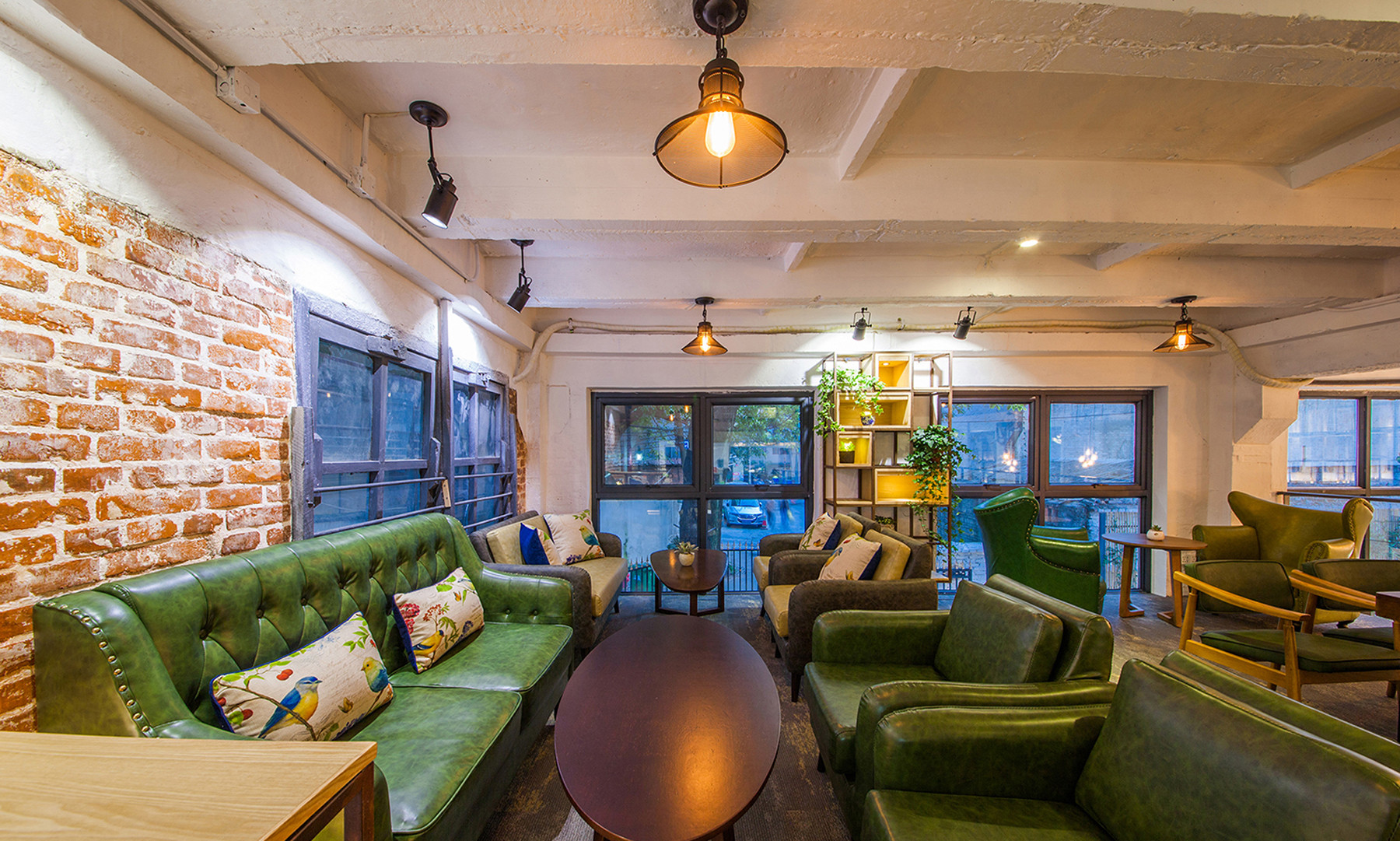 loft風(fēng)格咖啡廳裝修設(shè)計-第4張圖片-上海古都建筑設(shè)計集團