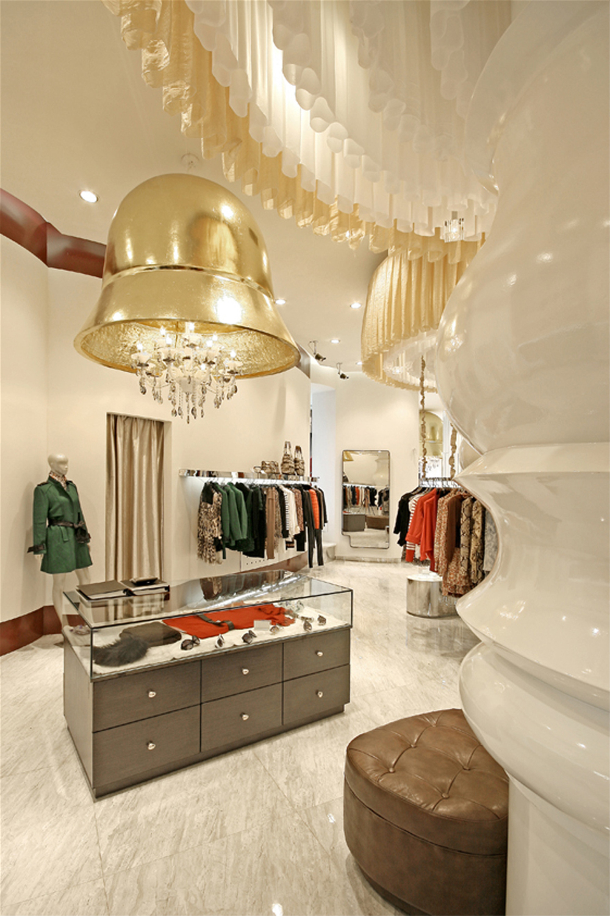 簡潔明亮服裝店裝修設(shè)計-第6張圖片-上海古都建筑設(shè)計集團(tuán) 簡潔明亮服裝店裝修設(shè)計-第6張圖片-上海古都建筑設(shè)計集團(tuán)