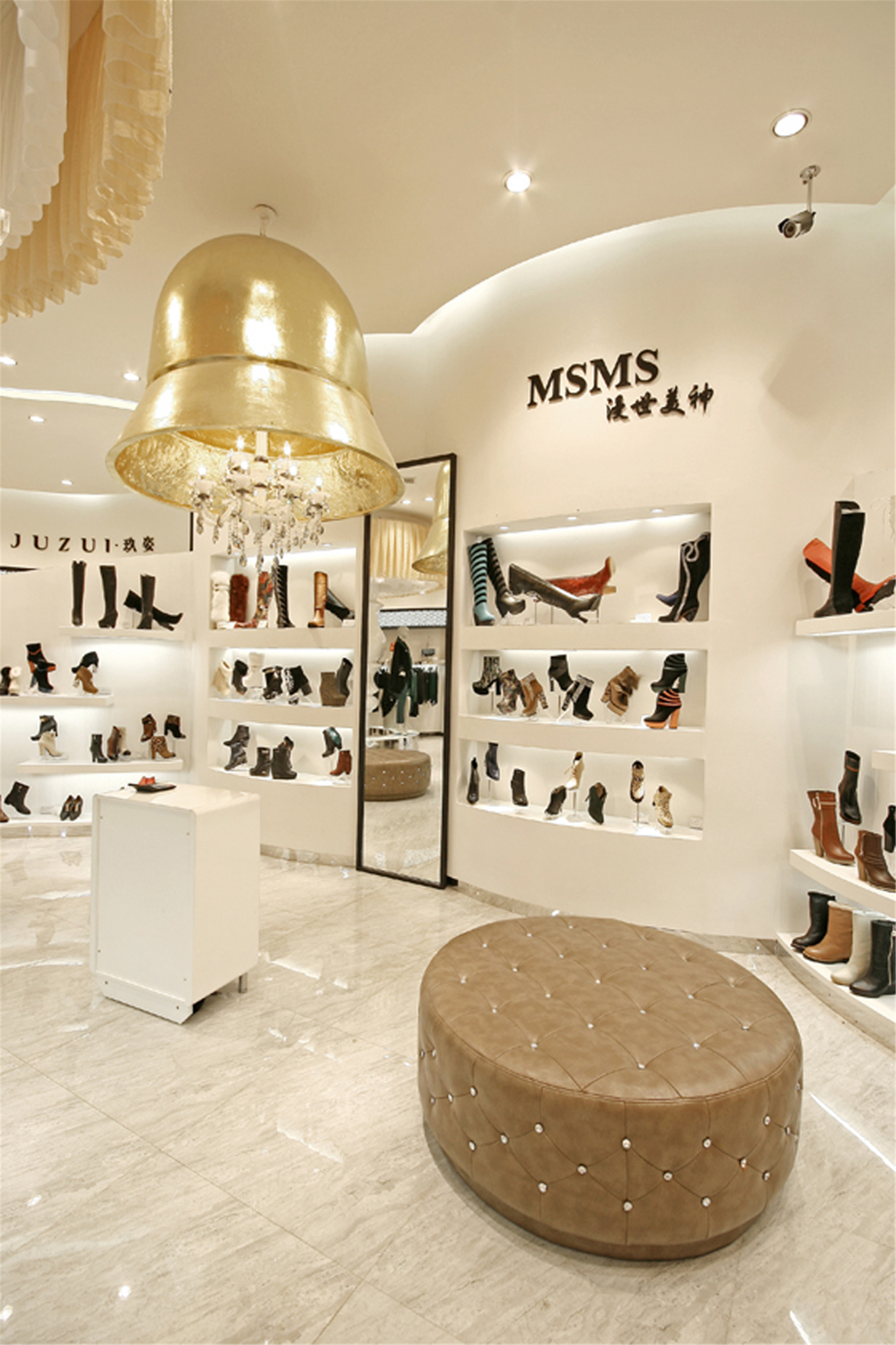 簡潔明亮服裝店裝修設(shè)計-第5張圖片-上海古都建筑設(shè)計集團(tuán) 簡潔明亮服裝店裝修設(shè)計-第5張圖片-上海古都建筑設(shè)計集團(tuán)