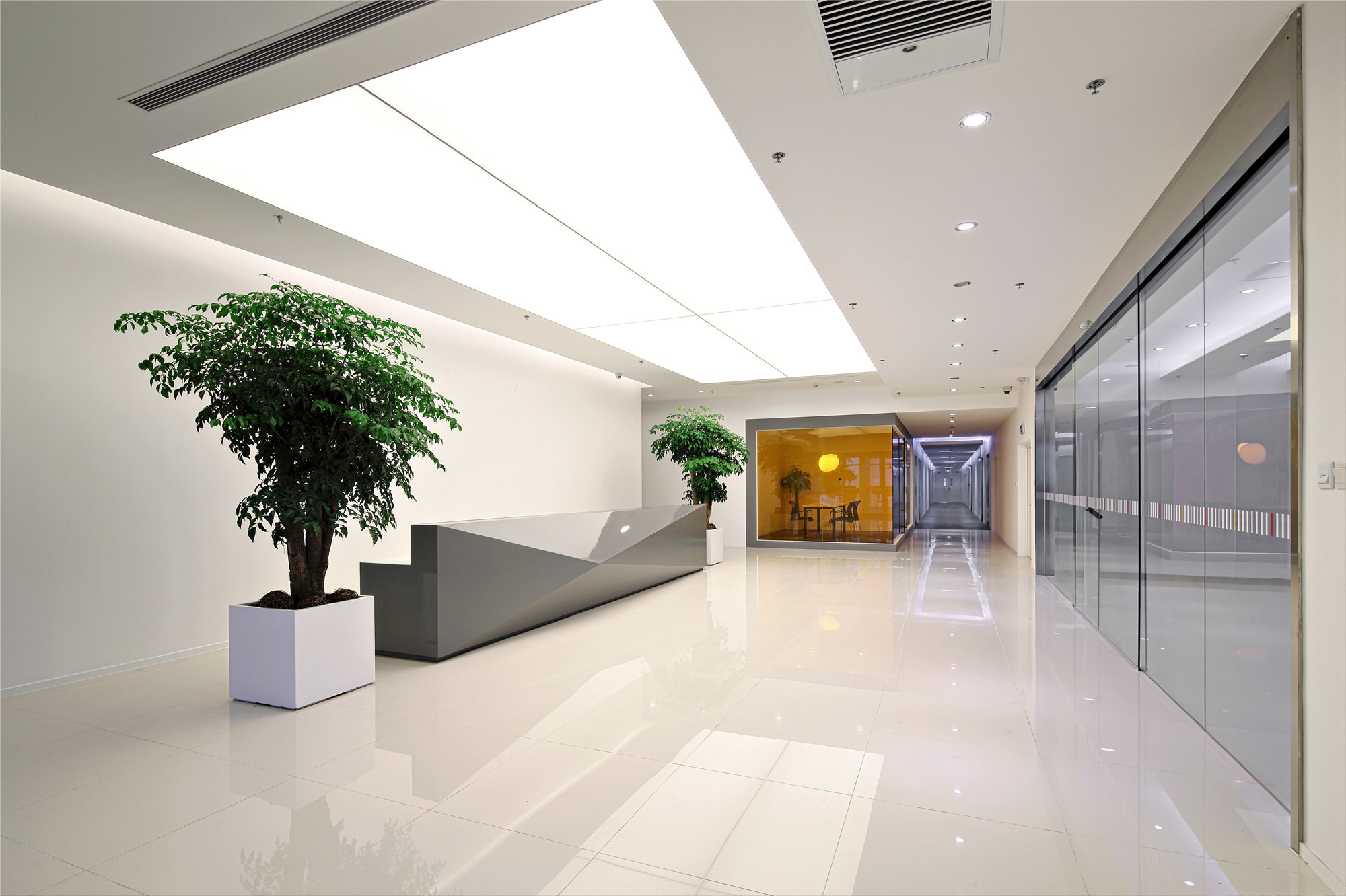 現(xiàn)代時尚辦公室裝修設計效果圖-第3張圖片-上海古都建筑設計集團 現(xiàn)代時尚辦公室裝修設計效果圖-第3張圖片-上海古都建筑設計集團