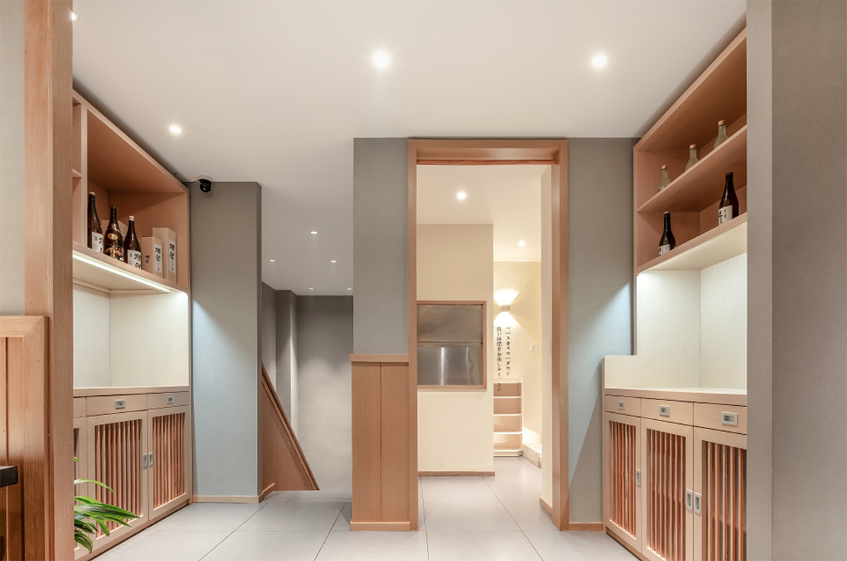 自然原木日式餐廳裝修設(shè)計-第3張圖片-上海古都建筑設(shè)計集團