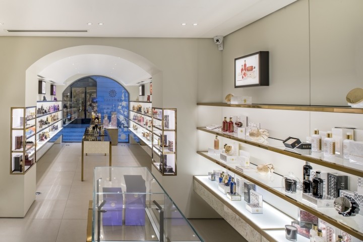 奢華簡(jiǎn)約化妝品店裝修設(shè)計(jì)-第2張圖片-上海古都建筑設(shè)計(jì)集團(tuán)