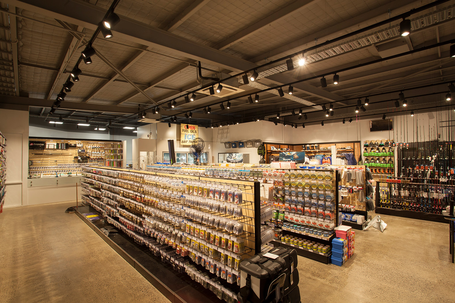 原木工業(yè)風(fēng)漁具店裝修設(shè)計(jì)-第1張圖片-上海古都建筑設(shè)計(jì)集團(tuán) 原木工業(yè)風(fēng)漁具店裝修設(shè)計(jì)-第1張圖片-上海古都建筑設(shè)計(jì)集團(tuán)