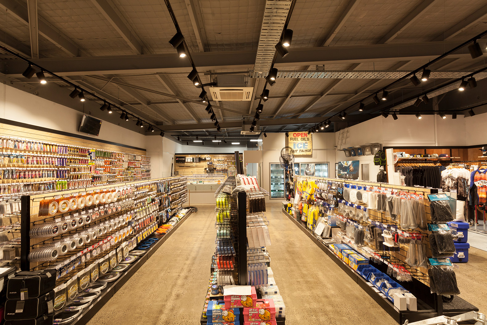 原木工業(yè)風(fēng)漁具店裝修設(shè)計(jì)-第3張圖片-上海古都建筑設(shè)計(jì)集團(tuán) 原木工業(yè)風(fēng)漁具店裝修設(shè)計(jì)-第3張圖片-上海古都建筑設(shè)計(jì)集團(tuán)