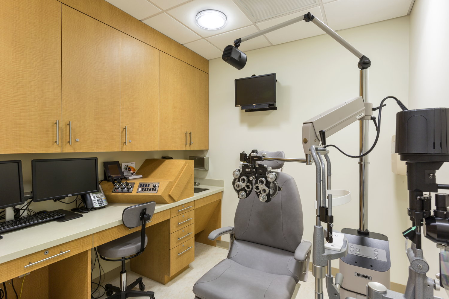 高科技眼科醫(yī)院裝修設(shè)計(jì)-第3張圖片-上海古都建筑設(shè)計(jì)集團(tuán) 高科技眼科醫(yī)院裝修設(shè)計(jì)-第3張圖片-上海古都建筑設(shè)計(jì)集團(tuán)