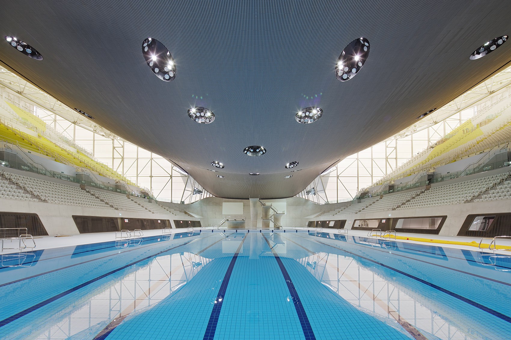 大型簡約游泳館裝修設(shè)計(jì)-第2張圖片-上海古都建筑設(shè)計(jì)集團(tuán) 大型簡約游泳館裝修設(shè)計(jì)-第2張圖片-上海古都建筑設(shè)計(jì)集團(tuán)