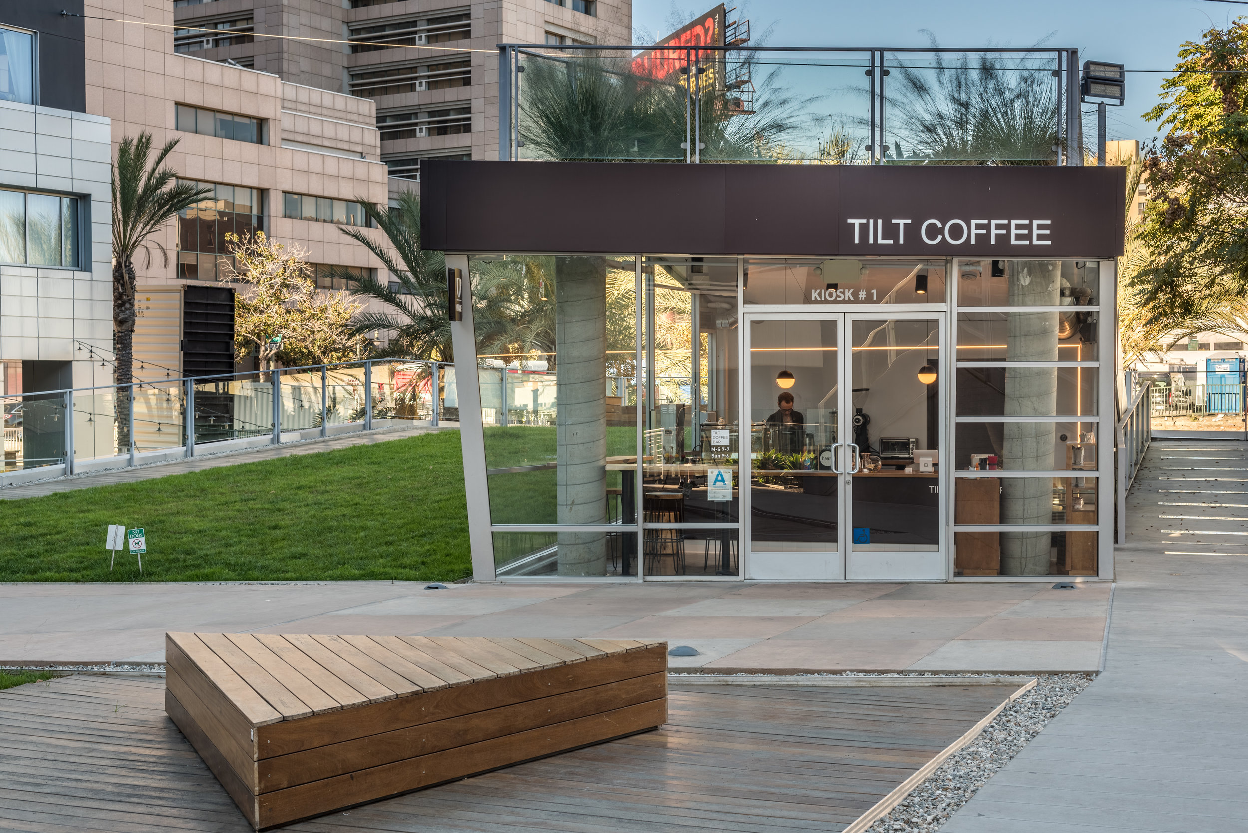 簡約質(zhì)樸咖啡廳裝修設(shè)計-第4張圖片-上海古都建筑設(shè)計集團