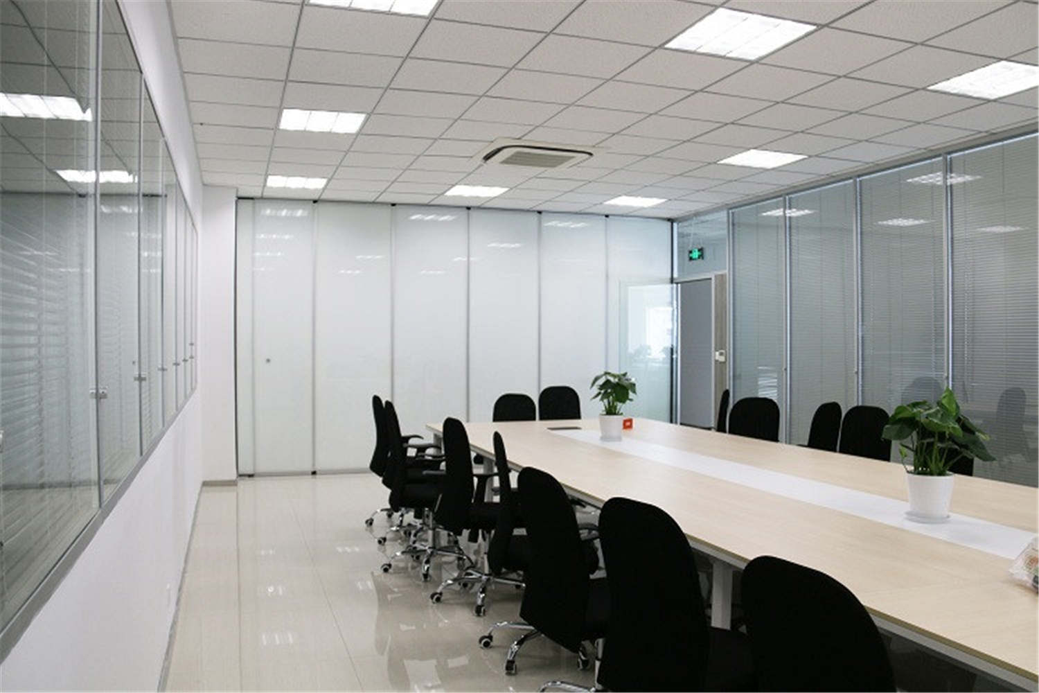 工裝建筑公司辦公室裝修設(shè)計(jì)-第5張圖片-上海古都建筑設(shè)計(jì)集團(tuán) 工裝建筑公司辦公室裝修設(shè)計(jì)-第5張圖片-上海古都建筑設(shè)計(jì)集團(tuán)