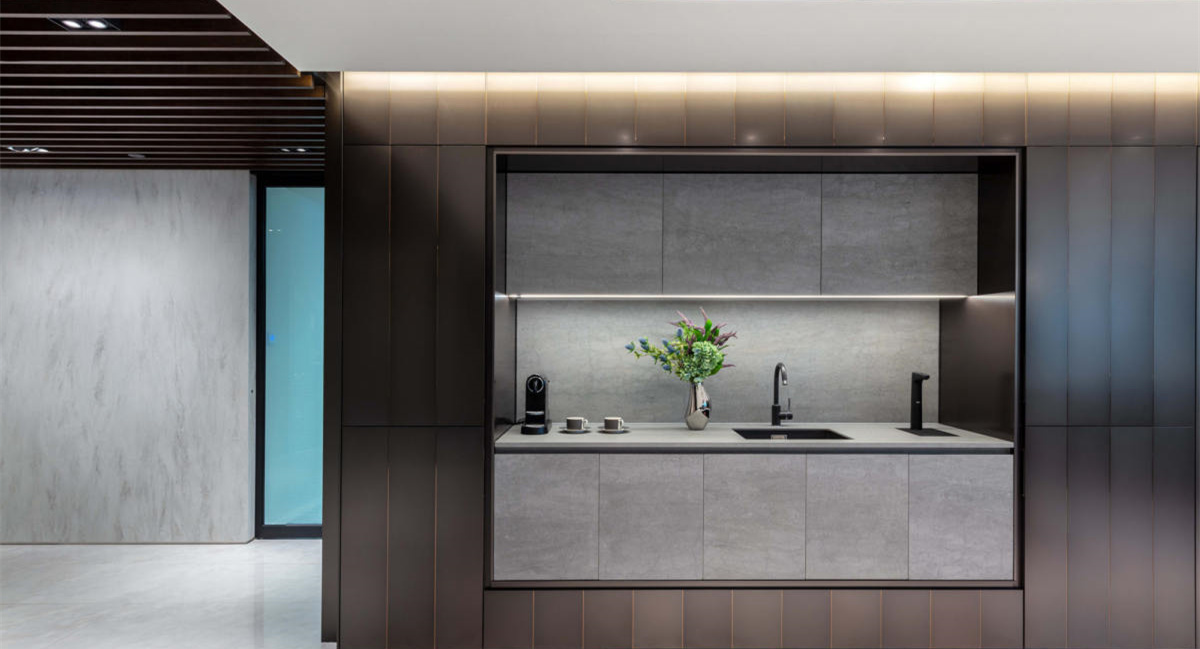 商務(wù)穩(wěn)重風(fēng)格辦公室裝修設(shè)計(jì)-第5張圖片-上海古都建筑設(shè)計(jì)集團(tuán)