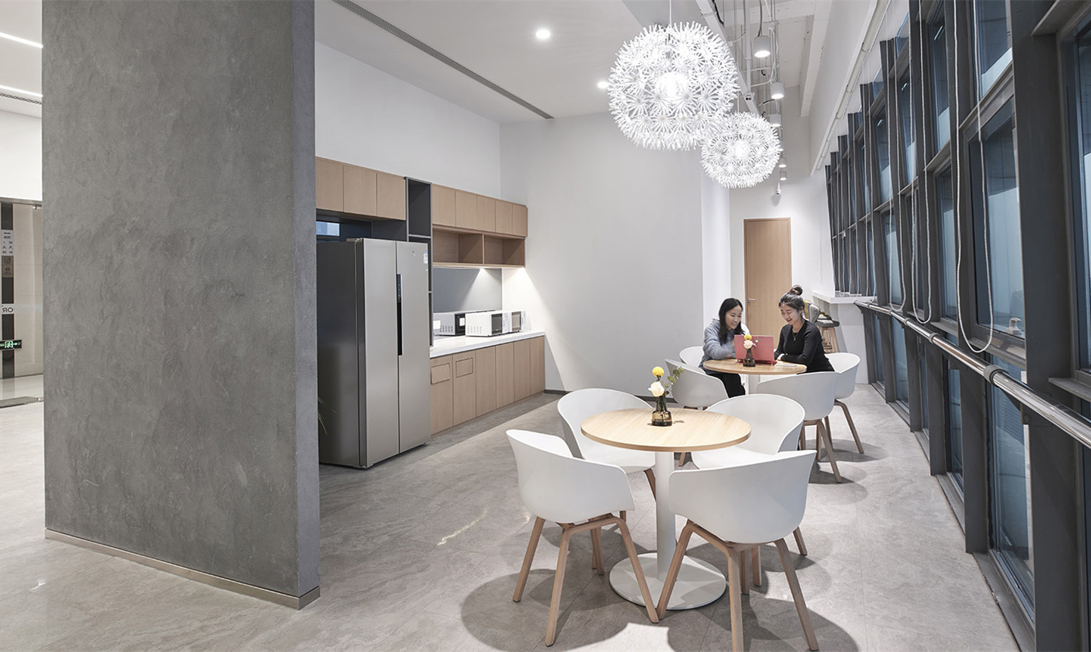 現(xiàn)代工業(yè)loft風(fēng)格辦公室裝修設(shè)計-第3張圖片-上海古都建筑設(shè)計集團(tuán)