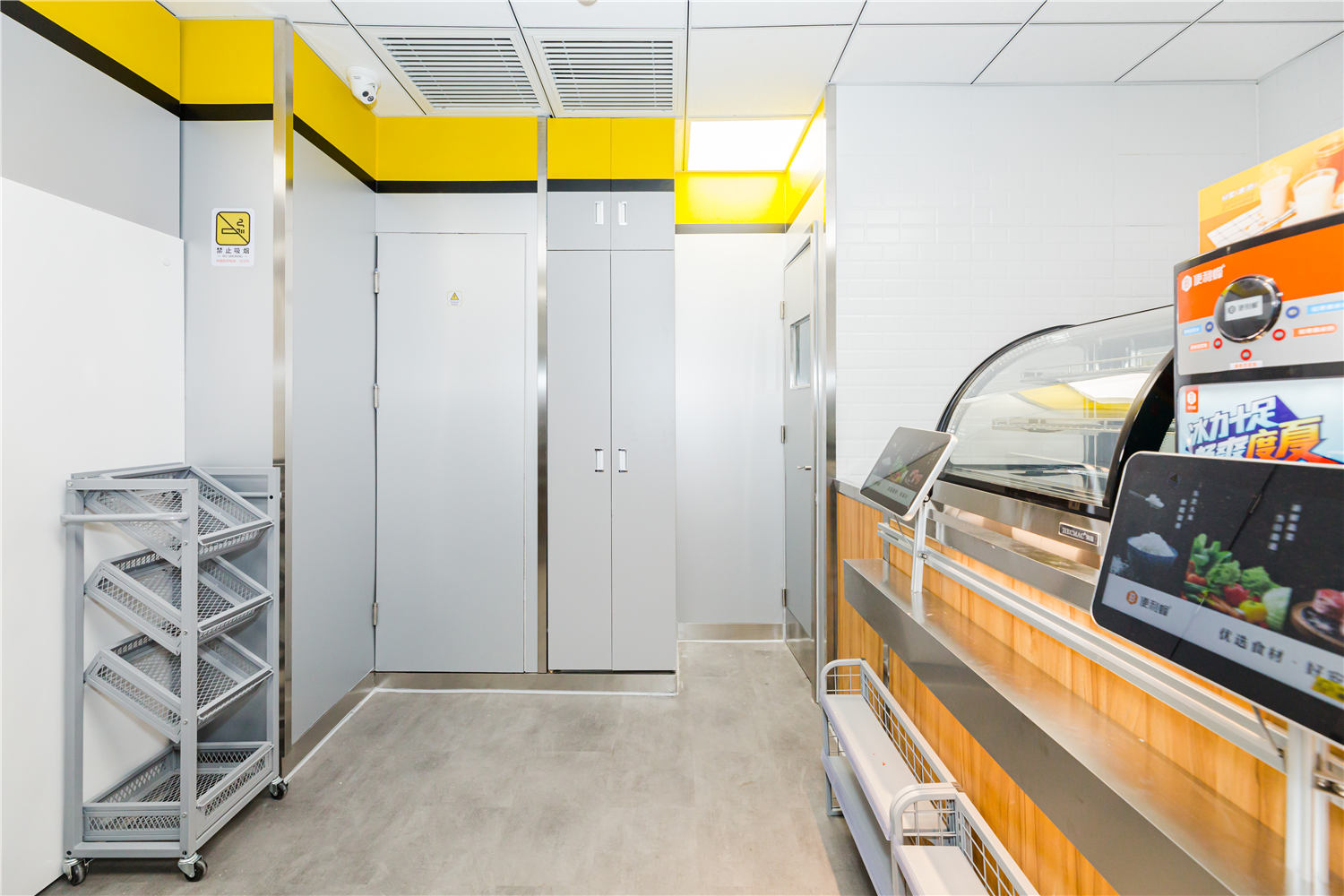 簡約連鎖便利店裝修設(shè)計-第1張圖片-上海古都建筑設(shè)計集團