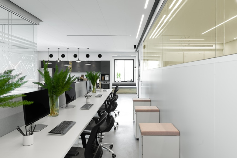 無線科技企業(yè)辦公室裝修設計圖-第1張圖片-上海古都建筑設計集團