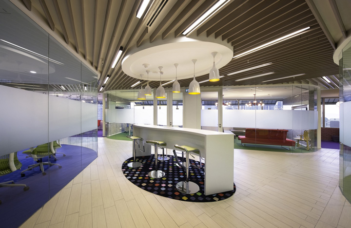 徐匯通信信息公司總部辦公室裝修設(shè)計方案-第5張圖片-上海古都建筑設(shè)計集團