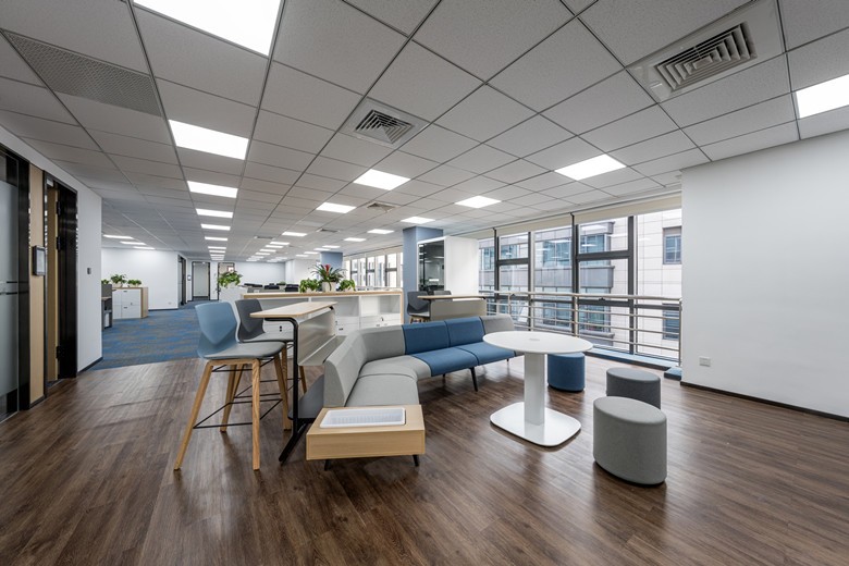 浦東辦公室裝修550平辦公室設(shè)計裝潢實景圖-第4張圖片-上海古都建筑設(shè)計集團