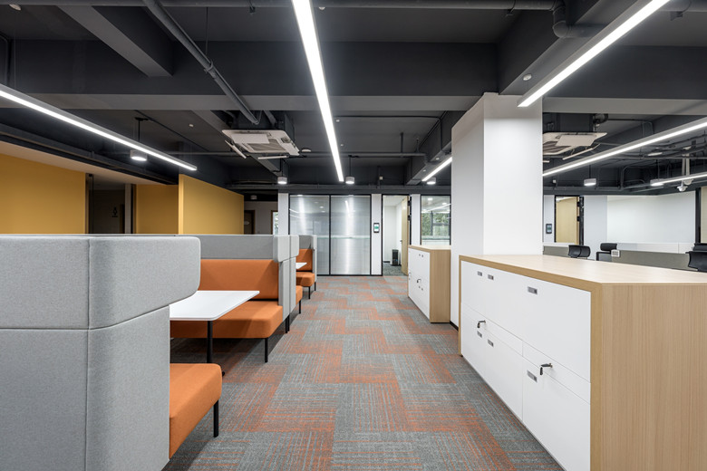 浦東辦公室裝修550平辦公室設(shè)計裝潢實景圖-第2張圖片-上海古都建筑設(shè)計集團