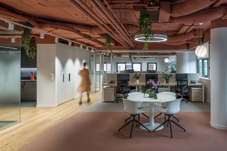 長(zhǎng)寧1400平米通信公司辦公空間設(shè)計(jì)布局-辦公室裝修設(shè)計(jì)效果圖-第3張圖片-上海古都建筑設(shè)計(jì)集團(tuán) 長(zhǎng)寧1400平米通信公司辦公空間設(shè)計(jì)布局-辦公室裝修設(shè)計(jì)效果圖-第3張圖片-上海古都建筑設(shè)計(jì)集團(tuán)