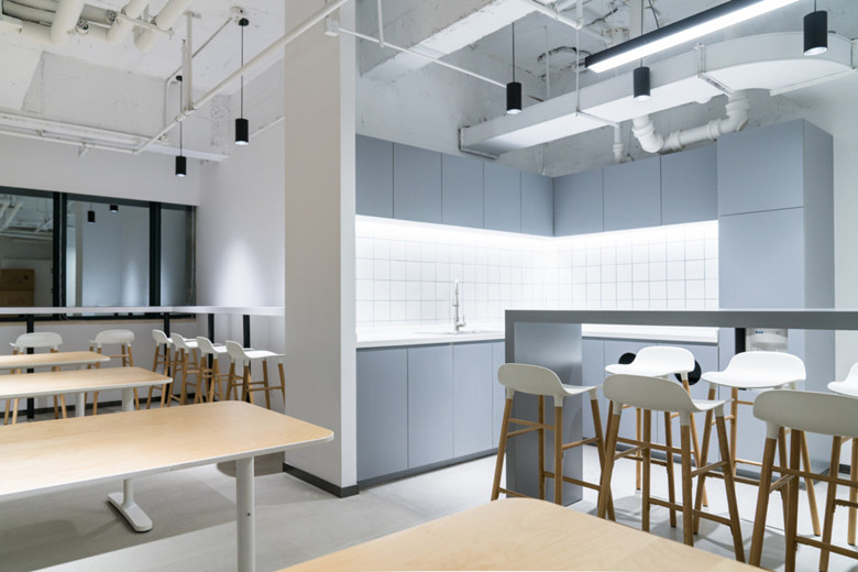 奉賢1600平米時裝公司辦公室裝潢設(shè)計-辦公室裝修設(shè)計效果圖-第7張圖片-上海古都建筑設(shè)計集團(tuán)