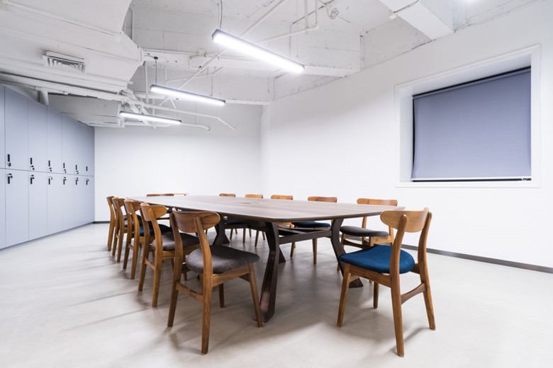 奉賢1600平米時裝公司辦公室裝潢設(shè)計-辦公室裝修設(shè)計效果圖-第6張圖片-上海古都建筑設(shè)計集團(tuán)