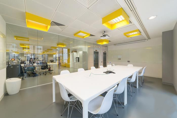 浦東870平金融服務(wù)公司辦公空間設(shè)計(jì)方案-辦公室裝修設(shè)計(jì)效果圖-第2張圖片-上海古都建筑設(shè)計(jì)集團(tuán)