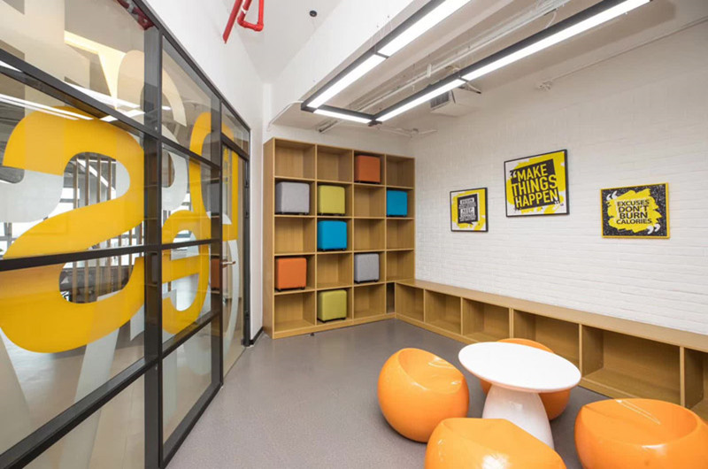 普陀新城市廣場1000平辦公樓設(shè)計(jì)裝潢-辦公室裝修設(shè)計(jì)效果圖-第4張圖片-上海古都建筑設(shè)計(jì)集團(tuán)