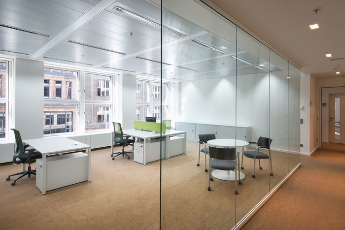 藥業(yè)公司辦公室設(shè)計(jì)布局方案-辦公室裝修設(shè)計(jì)效果圖-第2張圖片-上海古都建筑設(shè)計(jì)集團(tuán)